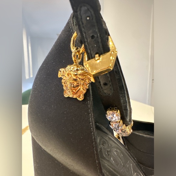 Versace Black Medusa Aevitas Heels - Picture 4 of 14